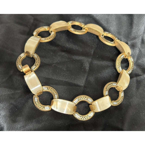 Vintage Spanish Faux Damascene Lucite Link Bracelet Gold Tone 8" Long - Picture 6 of 8